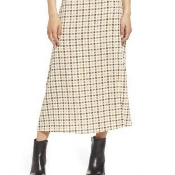 Vero Moda Dresses & Skirts - Vero Moda Checkered Midi Skirt‎ in Cream and Black